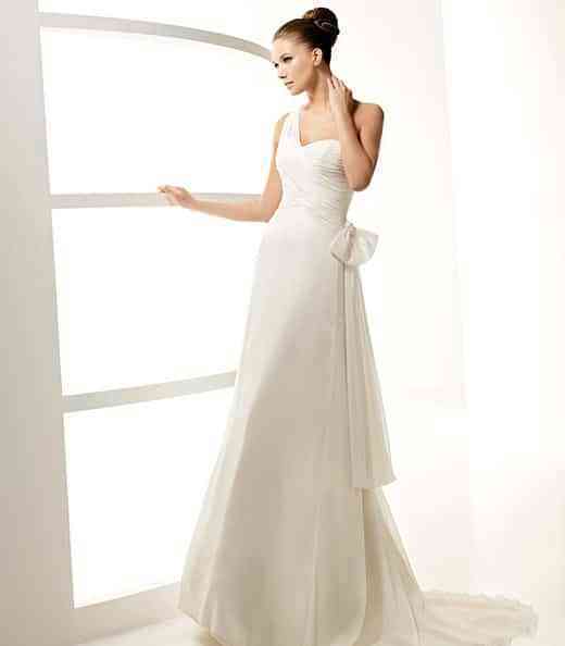 avance-la-sposa-2010-modelo-labor_b