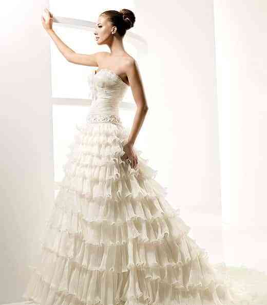 avance-la-sposa-2010-modelo-laica_b