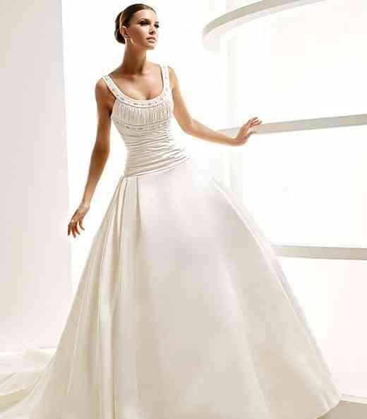 avance-la-sposa-2010-modelo-leira_b