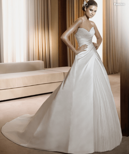 Modelo Funcion Pronovias 2011 Modelo Funcion Pronovias 2011 418x500 1