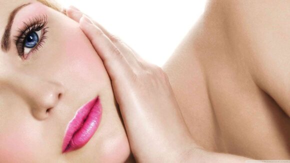 Cómo fijar el maquillaje 1 mujer