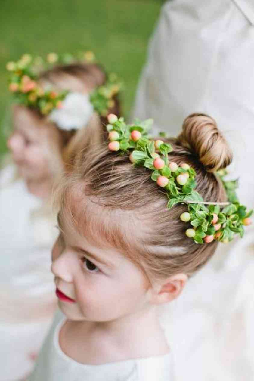 Peinados para niñas: Ideas para decorar el cabello con flores 4 peinado para niñas con flores