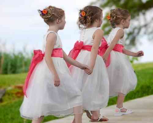 Peinados para niñas: Ideas para decorar el cabello con flores 3 peinado para niñas con flores