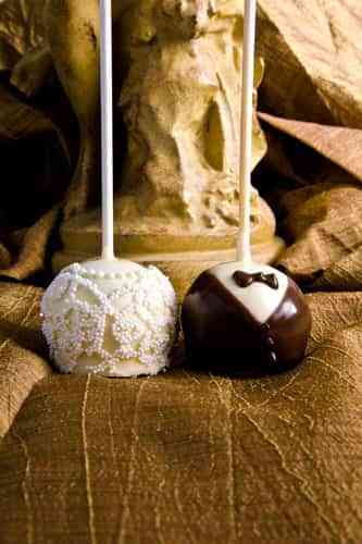 mini_bride_and_groom_salt_and_pepper_shakers mini_bride_and_groom_salt_and_pepper_shakers