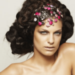 Tocados Monic para el 2010 5 Red Brightness Cosmos