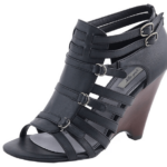 Sandalia negra de tiras