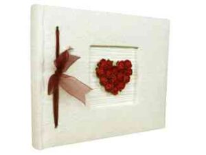 Libro de firmas blanco con corazón rojo