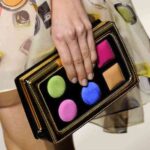 Moda de Moschino 2012 2 bolsos moschino