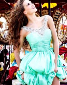 moda sherri hill 1