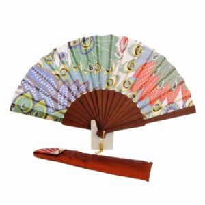 abanico de seda estampada y madera