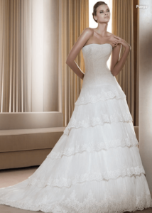 Modelo Fuego Pronovias 2011