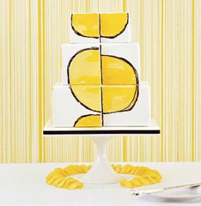 Tarta amarilla y blanca cuadrada