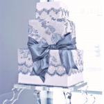 Tartas nupciales en azul 4 Tarta cuadrada con lazo azul