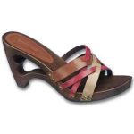 Zuecos de Graceland para el verano 2010 6 Zueco tricolor tacón corazón Graceland