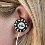 Unos auriculares muy originales 1 auricular volumen