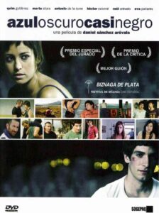 azul oscuro casi negro