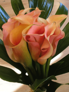 ramo de novia calas naranjas